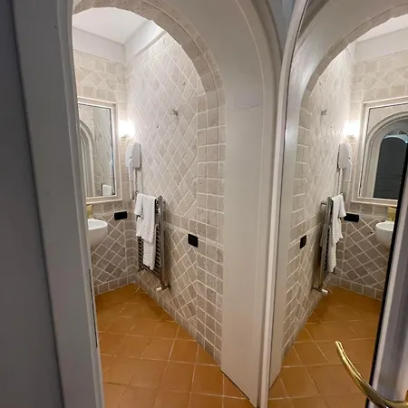 La Del Pontefice - Luxury Hotell 4*